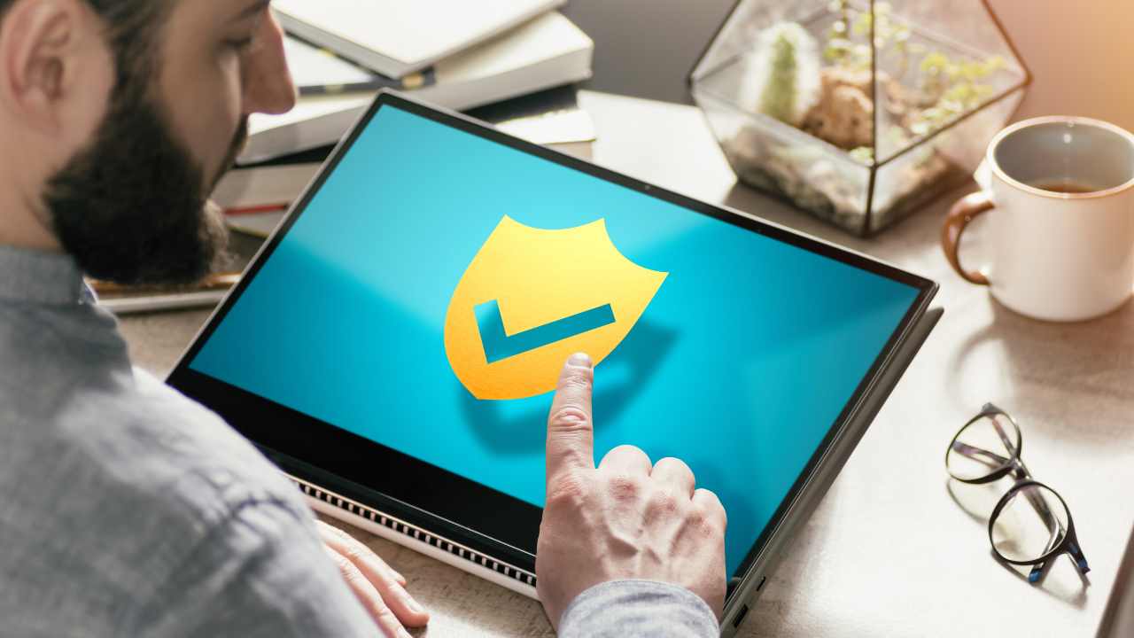 بررسی نقش آنتی‌ویروس در افزایش امنیت سایبری کاربران خانگی و سازمانی!